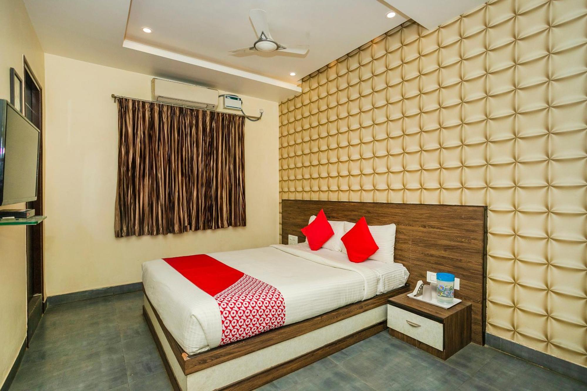 Super Collection O Indian Suites Near Sitara Restaurant Bangalore Exterior foto